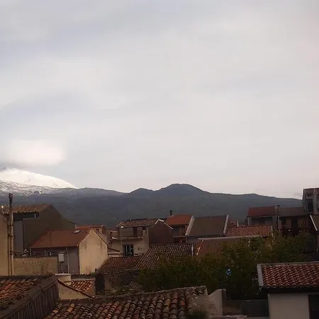 Etna Oasi 게스트하우스 *